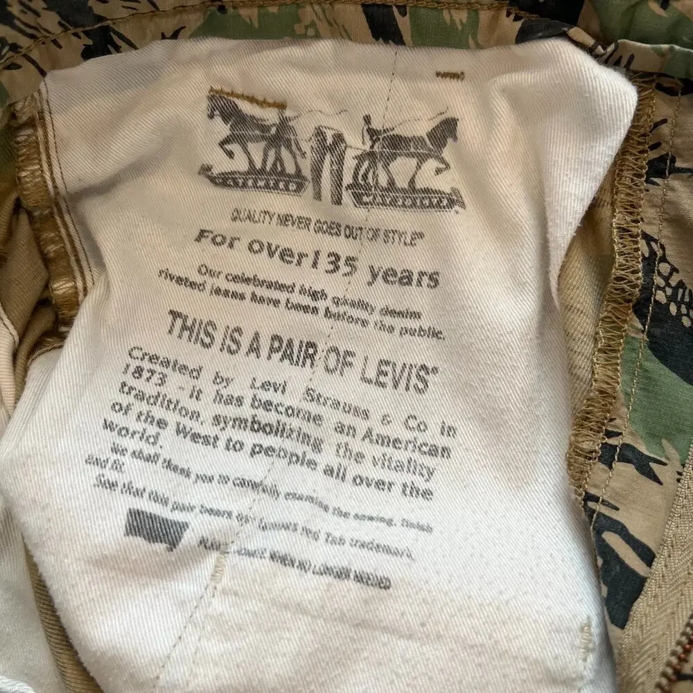 Levi Strauss & Co Cargo Shorts Mens 30 Tan Tiger Stripe Camo Military